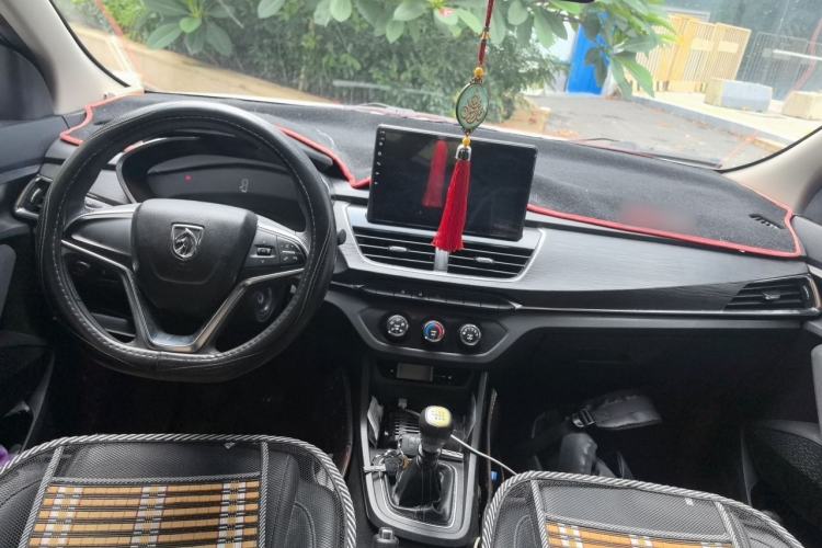 Used Baojun 360 2018 1.5L Manual Elite Version National V Center Console