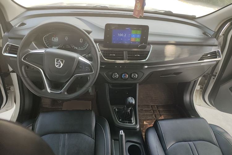 Used Baojun 360 2018 1.5L Manual Elite Version National V Center Console