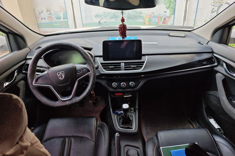 Used Baojun 360 2018 1.5L Manual Elite Version National V Center Console
