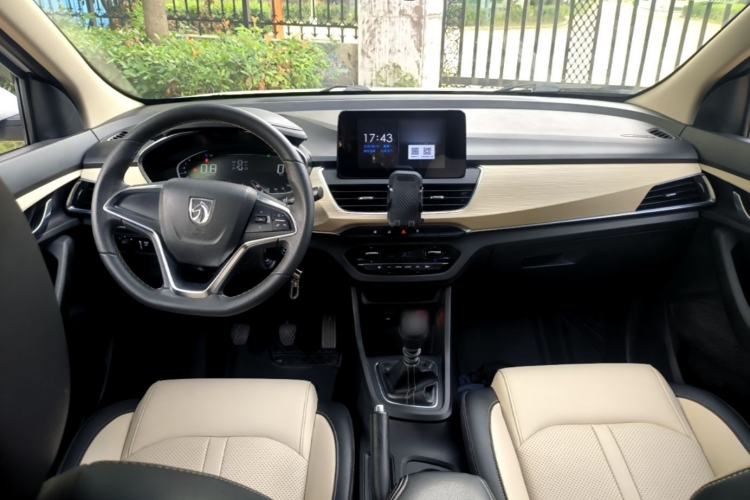 Used Baojun 360 2018 1.5L Manual Luxury Edition China V Center Console