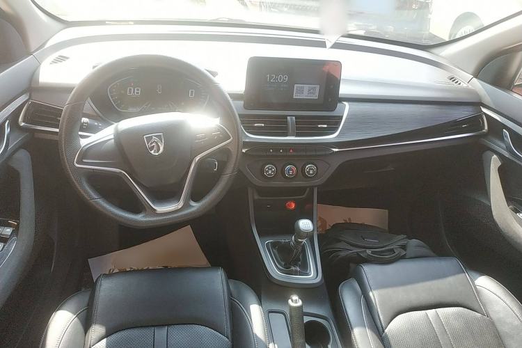 Used Baojun 360 2018 1.5L Manual Elite Version National V Center Console