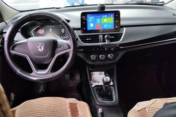 Used Baojun 360 2018 1.5L Manual Elite Version National V Center Console