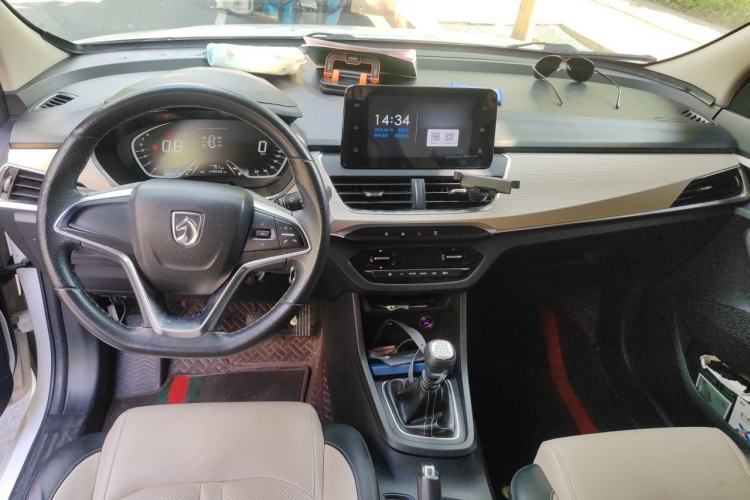 Used Baojun 360 2018 1.5L Manual Luxury Edition China V Center Console