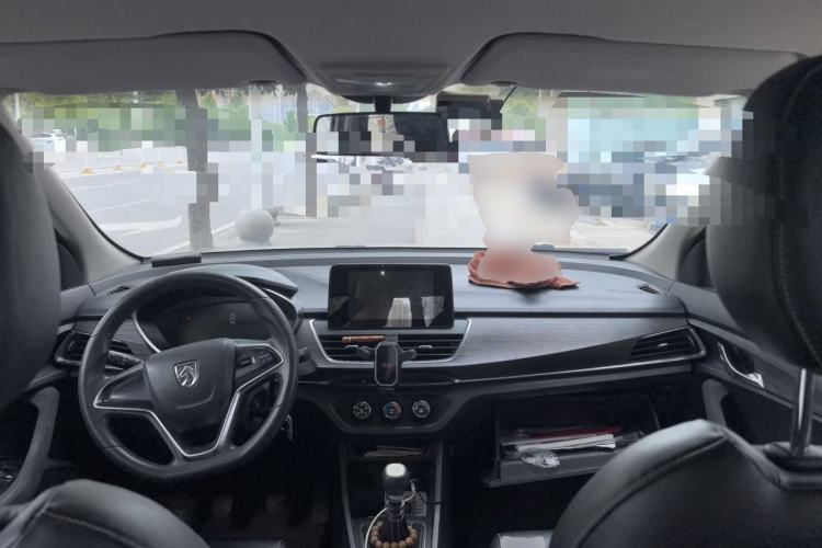 Used Baojun 360 2018 1.5L Manual Elite Version National V Center Console