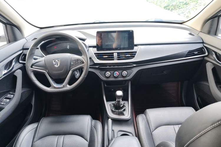 Used Baojun 360 2018 1.5L Manual Elite Version National V Center Console