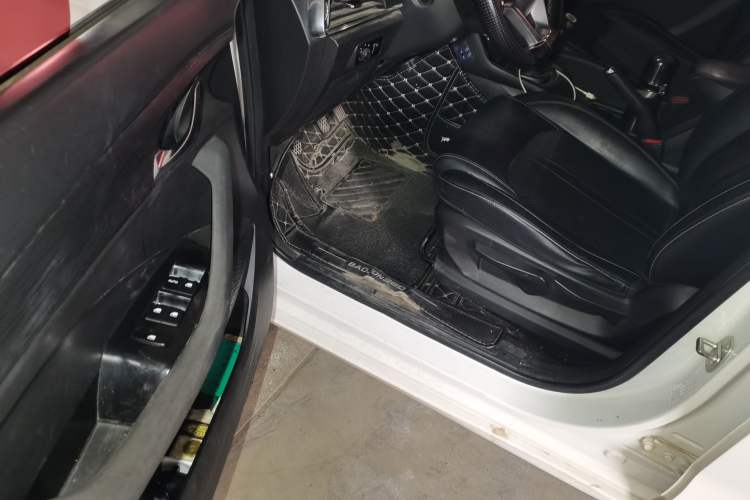 Used Baojun 360 2018 1.5L Manual Elite Version National V Driver Seat