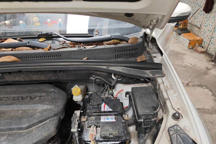 Used Baojun 360 2018 1.5L Automatic Luxury Version China V Engine Bay Left