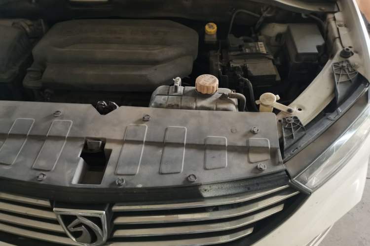 Used Baojun 360 2018 1.5L Manual Elite Version National V Engine Bay Left