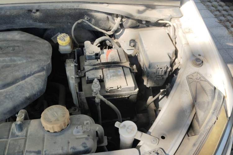 Used Baojun 360 2018 1.5L Manual Luxury Edition China V Engine Bay Left