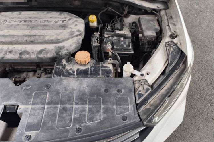 Used Baojun 360 2018 1.5L Automatic Elite Version National V Engine Bay Left