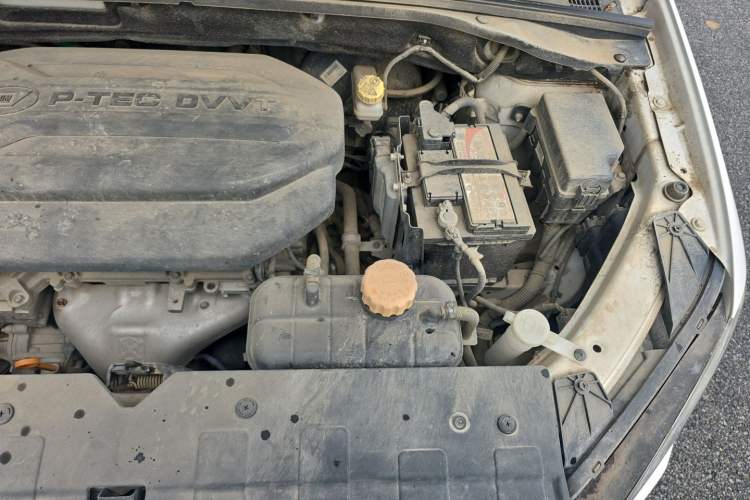 Used Baojun 360 2018 1.5L Manual Luxury Edition China V Engine Bay Left