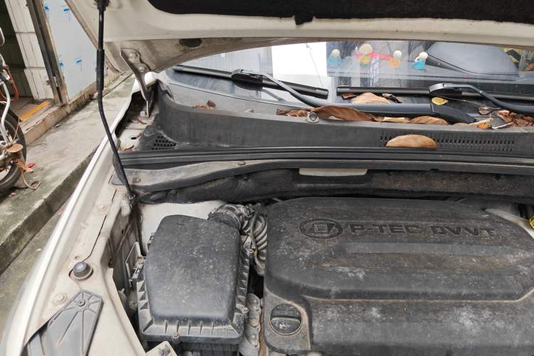 Used Baojun 360 2018 1.5L Automatic Luxury Version China V Engine Bay Right