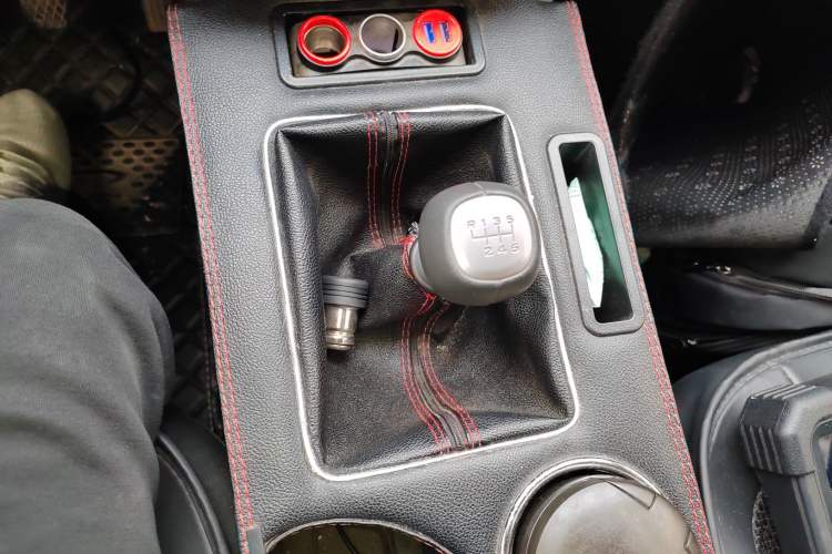 Used Baojun 360 2018 1.5L Manual Elite Version National V Gear Lever