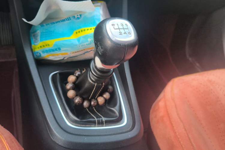 Used Baojun 360 2018 1.5L Manual Elite Version National V Gear Lever