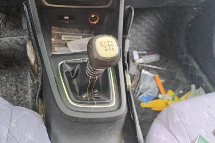 Used Baojun 360 2018 1.5L Manual Elite Version National V Gear Lever