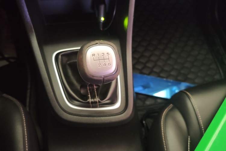 Used Baojun 360 2018 1.5L Manual Elite Version National V Gear Lever