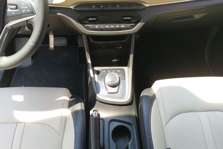 Used Baojun 360 2018 1.5L Automatic Luxury Version China V Gear Lever