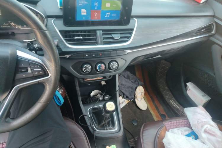 Used Baojun 360 2018 1.5L Manual Elite Version National V Gear Lever