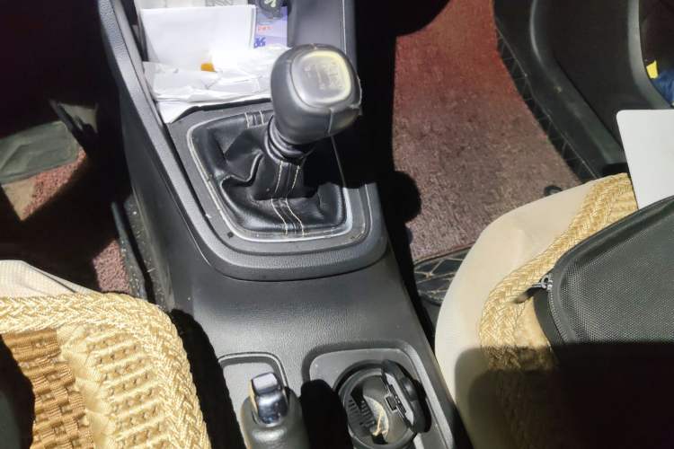 Used Baojun 360 2018 1.5L Manual Elite Version National V Gear Lever