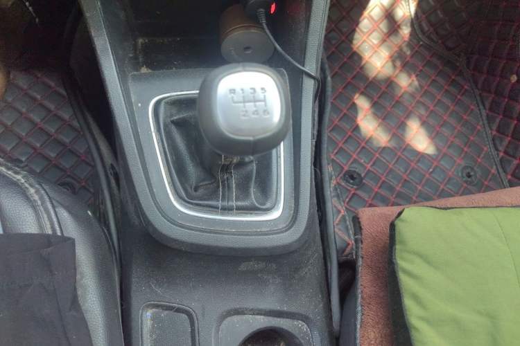 Used Baojun 360 2018 1.5L Manual Elite Version National V Gear Lever