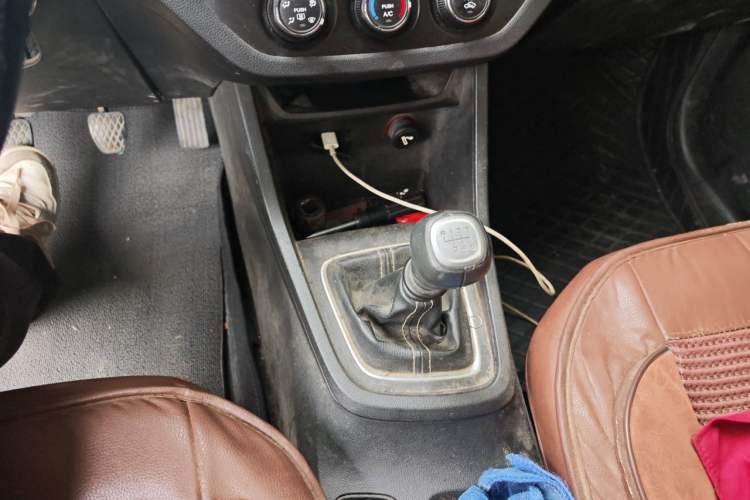 Used Baojun 360 2018 1.5L Manual Elite Version National V Gear Lever