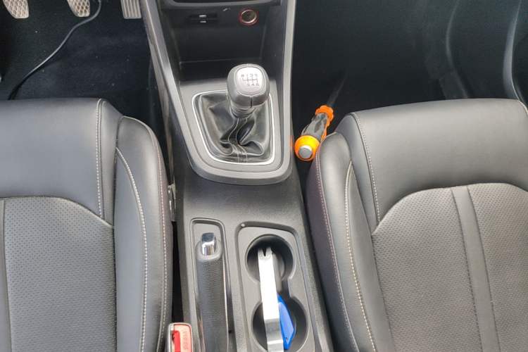 Used Baojun 360 2018 1.5L Manual Elite Version National V Gear Lever