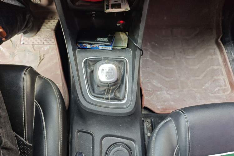 Used Baojun 360 2018 1.5L Manual Elite Version National V Gear Lever