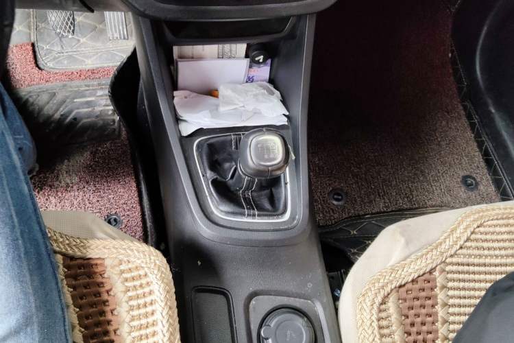 Used Baojun 360 2018 1.5L Manual Elite Version National V Gear Lever