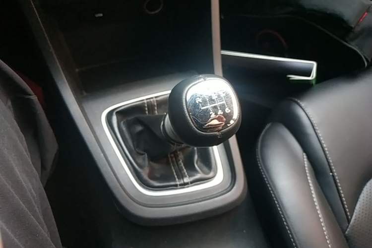 Used Baojun 360 2018 1.5L Manual Elite Version National V Gear Lever