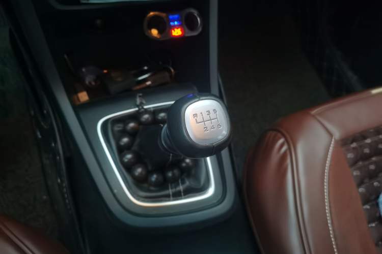 Used Baojun 360 2018 1.5L Manual Elite Version National V Gear Lever