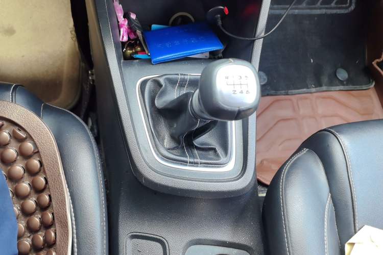 Used Baojun 360 2018 1.5L Manual Elite Version National V Gear Lever