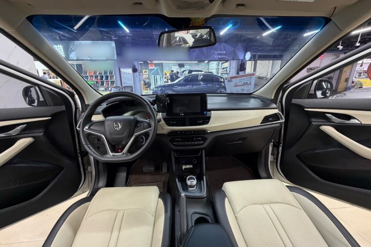 Used Baojun 360 2018 1.5L Automatic Luxury Version China V Interior 1
