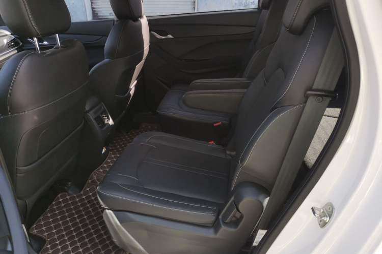 Used Baojun 360 2018 1.5L Manual Elite Version National V Interior 1