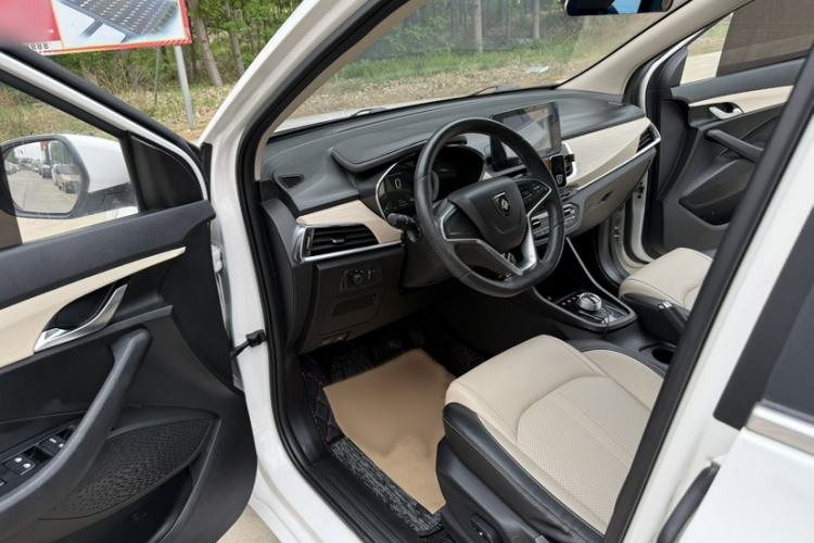 Used Baojun 360 2018 1.5L Automatic Luxury Version China V Interior 1