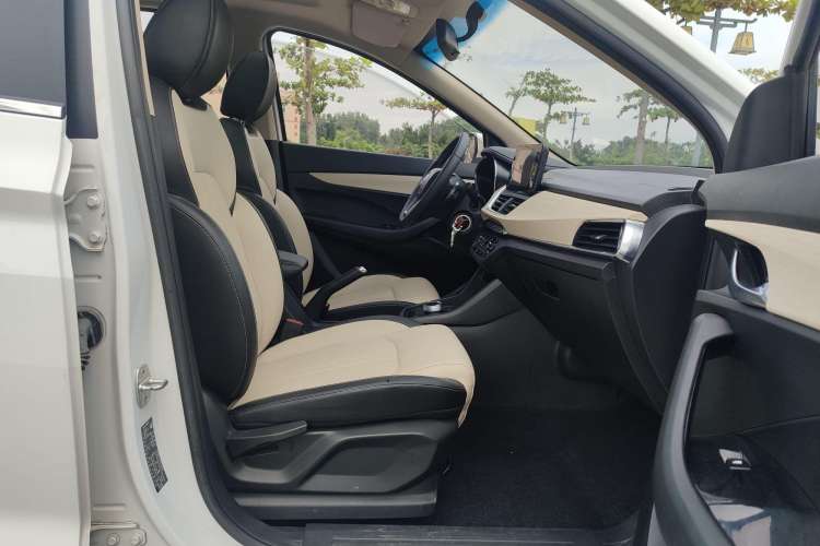 Used Baojun 360 2018 1.5L Automatic Luxury Version China V Interior 11
