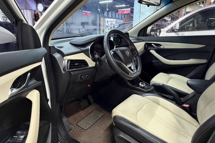 Used Baojun 360 2018 1.5L Automatic Luxury Version China V Interior 3