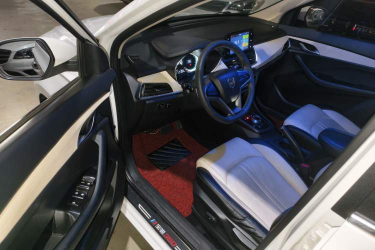 Used Baojun 360 2018 1.5L Automatic Luxury Version China V Interior 4