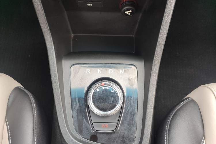 Used Baojun 360 2018 1.5L Automatic Luxury Version China V Interior 4