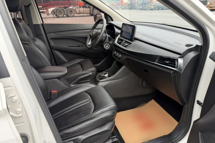 Used Baojun 360 2018 1.5L Automatic Elite Version National V Interior 5