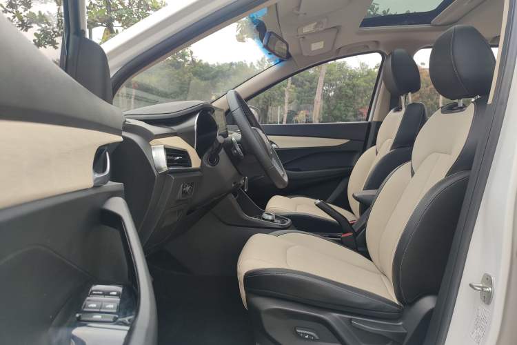 Used Baojun 360 2018 1.5L Automatic Luxury Version China V Interior 5