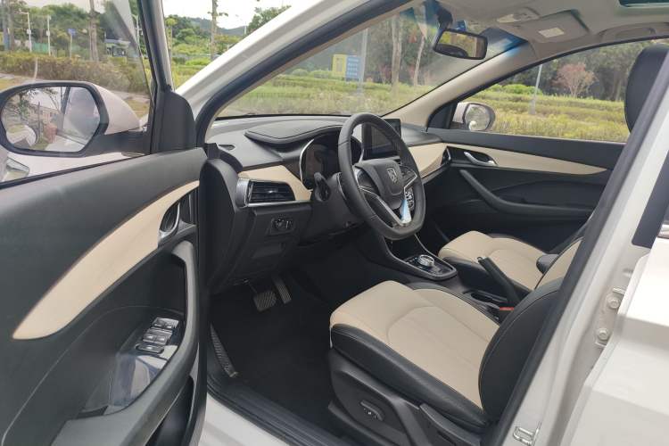 Used Baojun 360 2018 1.5L Automatic Luxury Version China V Interior 6