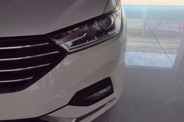 Used Baojun 360 2018 1.5L Automatic Luxury Version China V Left Front Headlight