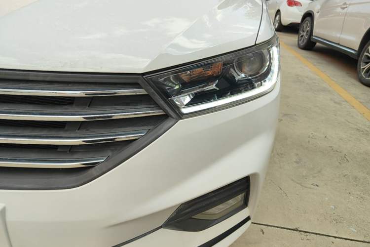 Used Baojun 360 2018 1.5L Automatic Luxury Version China V Left Front Headlight
