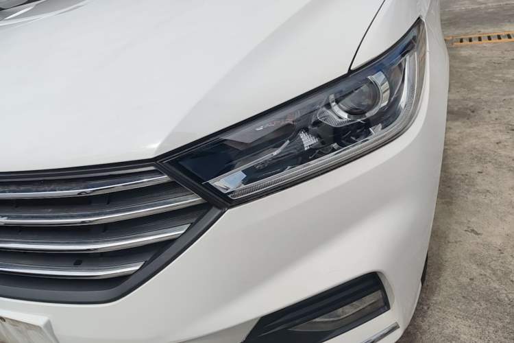 Used Baojun 360 2018 1.5L Manual Elite Version National V Left Front Headlight