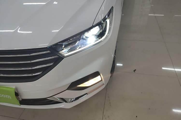 Used Baojun 360 2018 1.5L Automatic Luxury Version China V Left Front Headlight