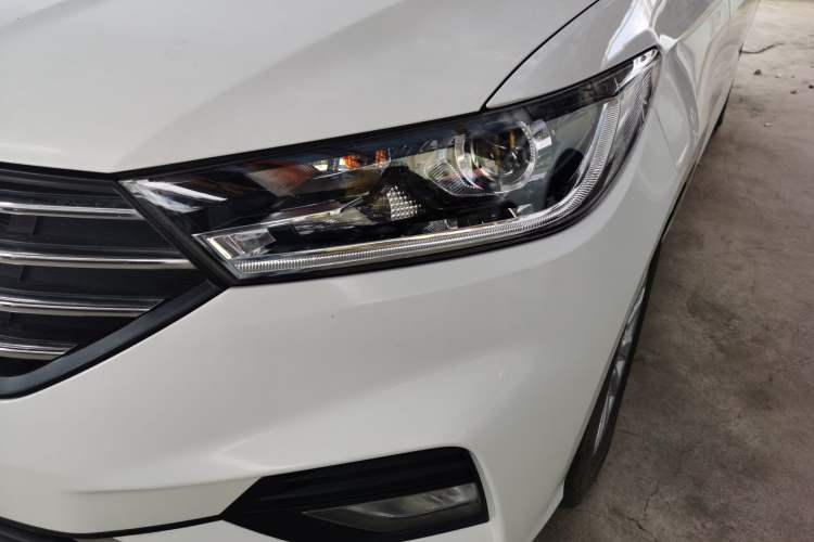 Used Baojun 360 2018 1.5L Manual Elite Version National V Left Front Headlight