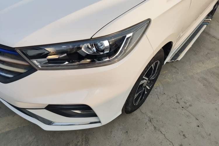 Used Baojun 360 2018 1.5L Automatic Luxury Version China V Left Front Headlight
