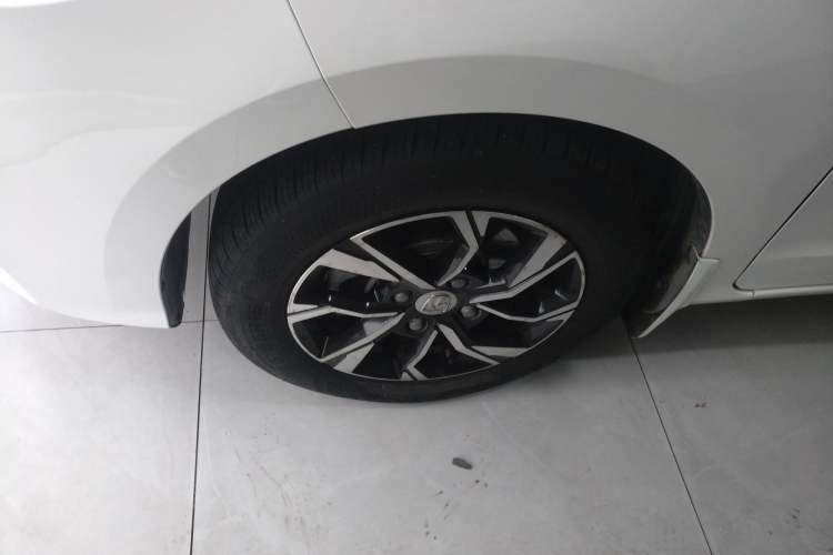 Used Baojun 360 2018 1.5L Automatic Luxury Version China V Left Front Wheel Hub