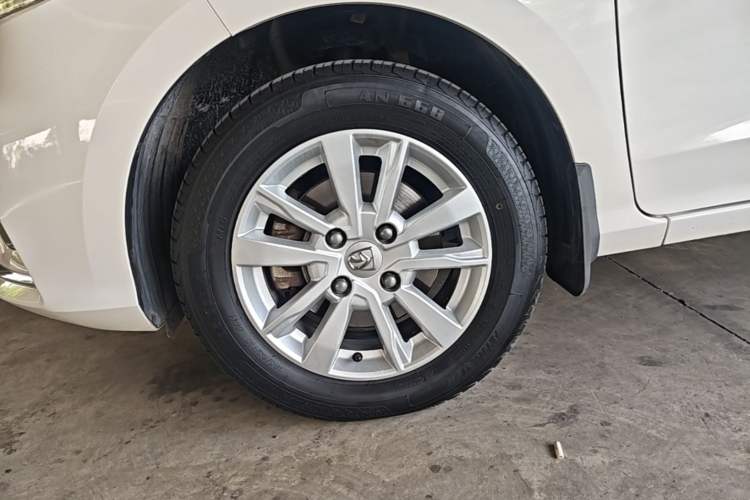 Used Baojun 360 2018 1.5L Manual Elite Version National V Left Front Wheel Hub