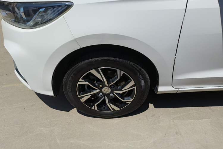 Used Baojun 360 2018 1.5L Automatic Luxury Version China V Left Front Wheel Hub